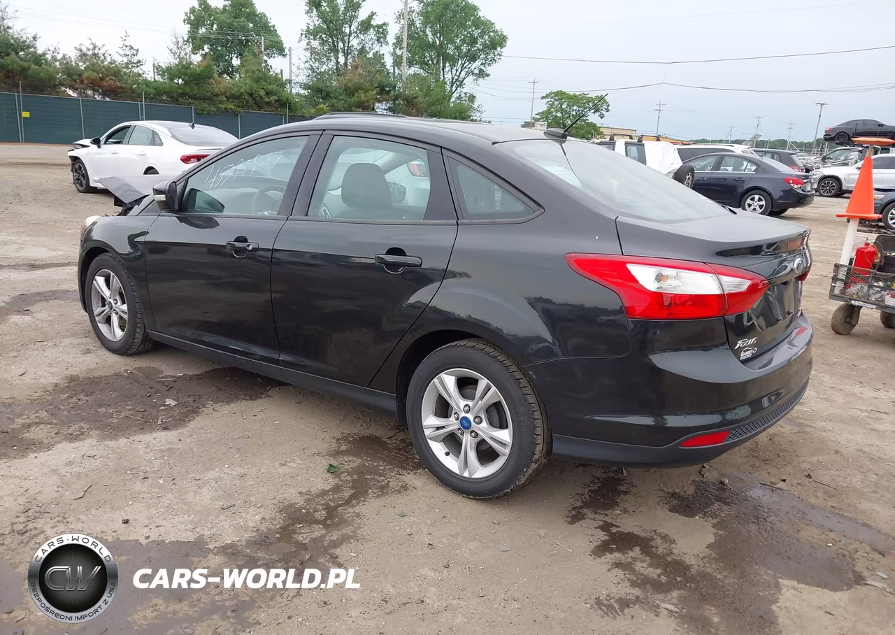 2013 Ford Focus Se VIN:1FADP3F26DL250568 - 3
