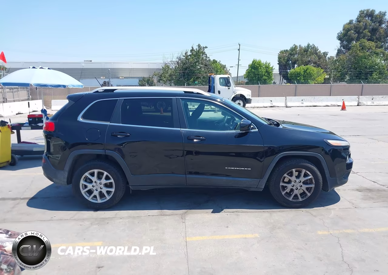 2018 Jeep Cherokee Latitude Fwd VIN:1C4PJLCB7JD561123 - 13