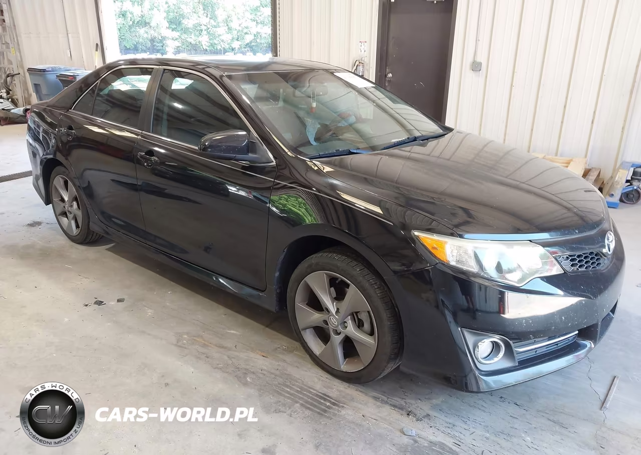 2014 Toyota Camry Se V6 – zdjęcie 1 z 16