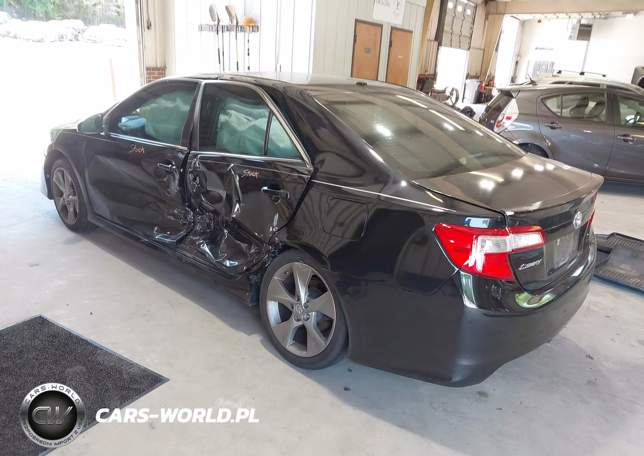 2014 Toyota Camry Se V6 VIN:4T1BK1FK9EU541187 - 3