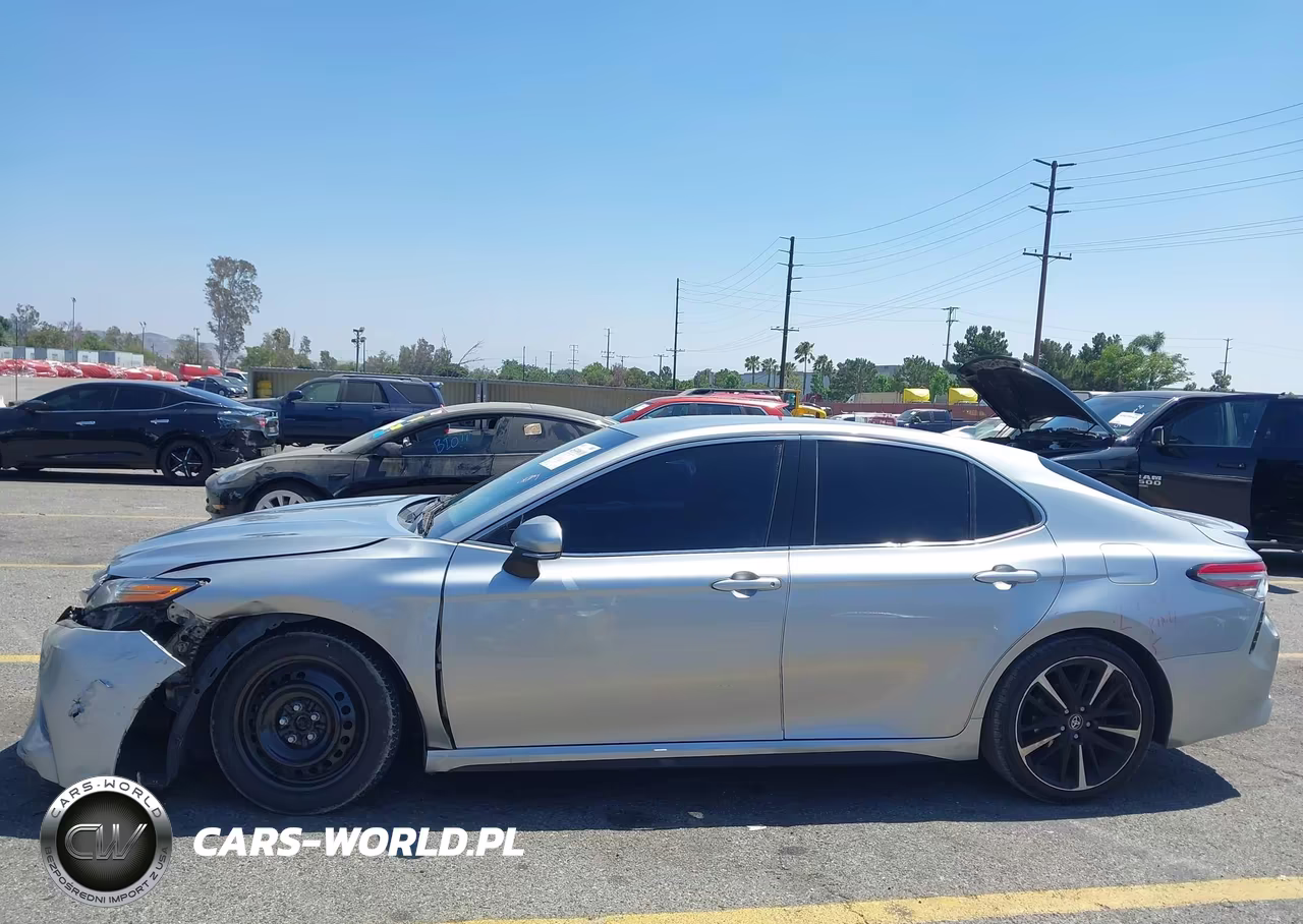 2018 Toyota Camry Xse VIN:4T1B61HK6JU153684 - 15