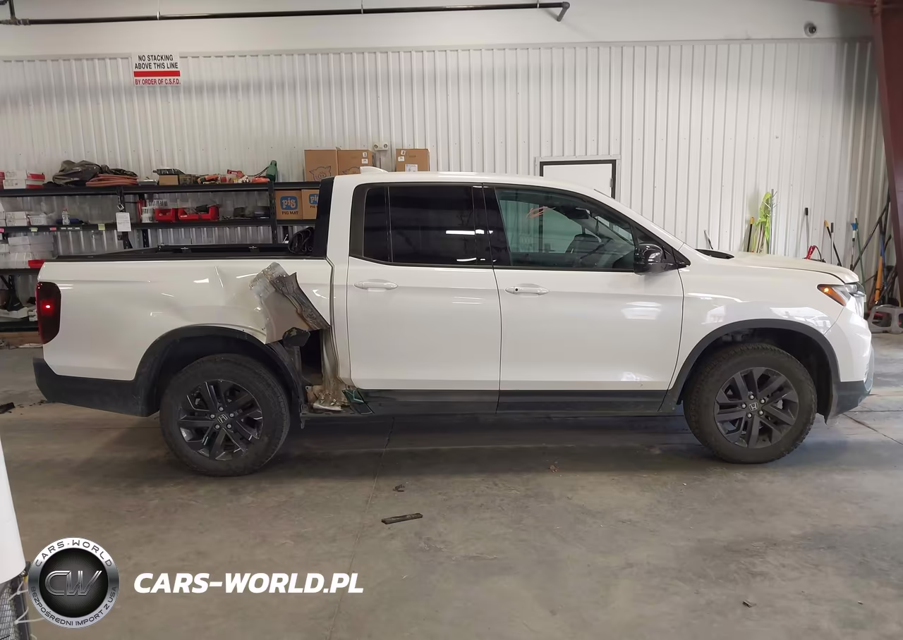 2023 Honda Ridgeline Sport VIN:5FPYK3F15PB062690 - 13