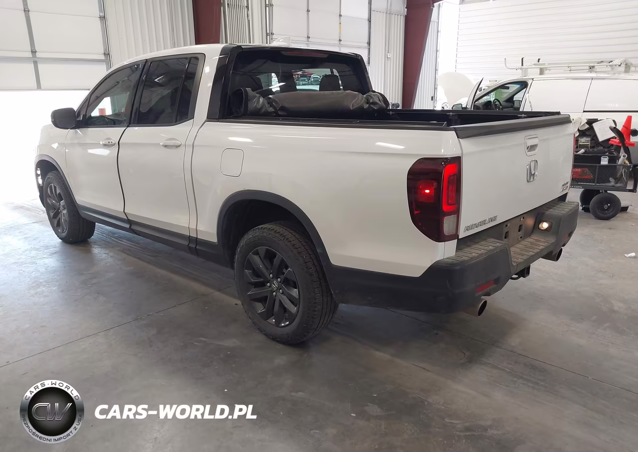 2023 Honda Ridgeline Sport VIN:5FPYK3F15PB062690 - 3