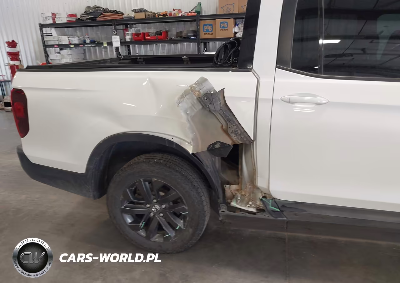 2023 Honda Ridgeline Sport VIN:5FPYK3F15PB062690 - 6