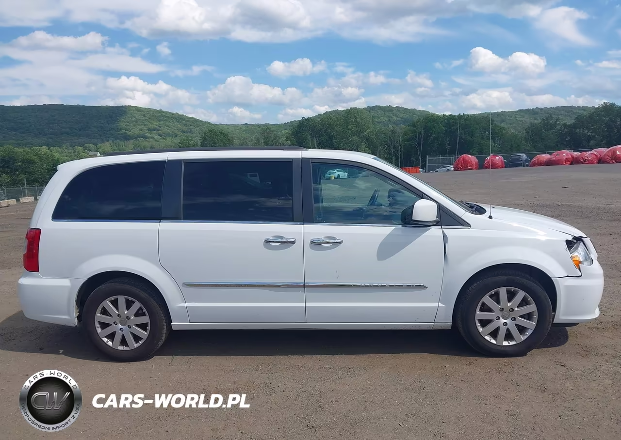 2016 Chrysler Town & Country Touring VIN:2C4RC1BG7GR121638 - 13
