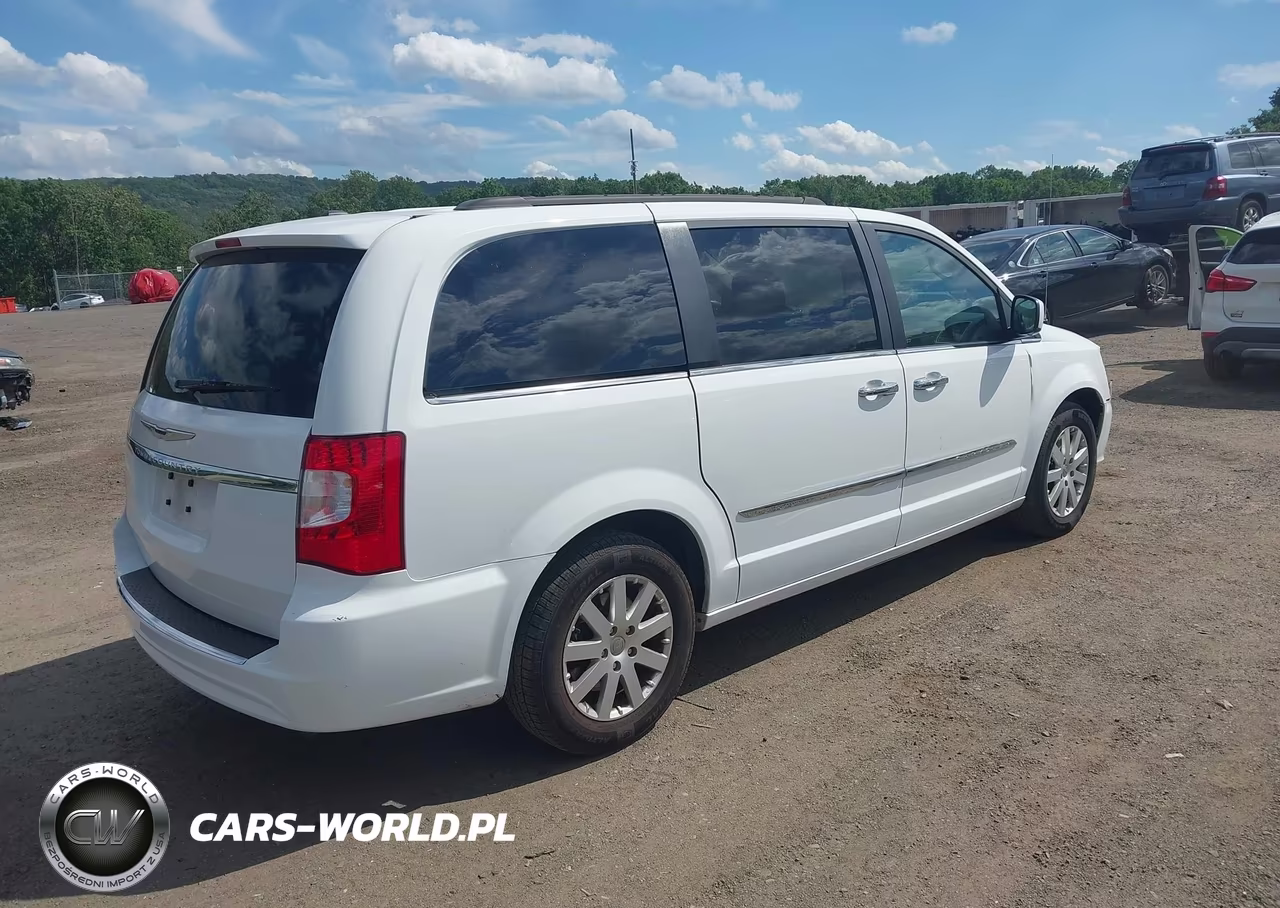 2016 Chrysler Town & Country Touring VIN:2C4RC1BG7GR121638 - 4