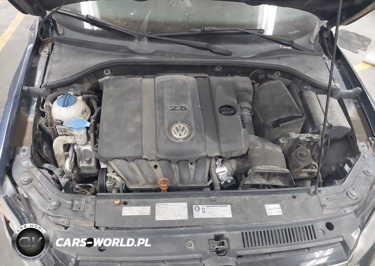 2013 Volkswagen Passat 2.5L S VIN:1VWAP7A3XDC078045 - 10