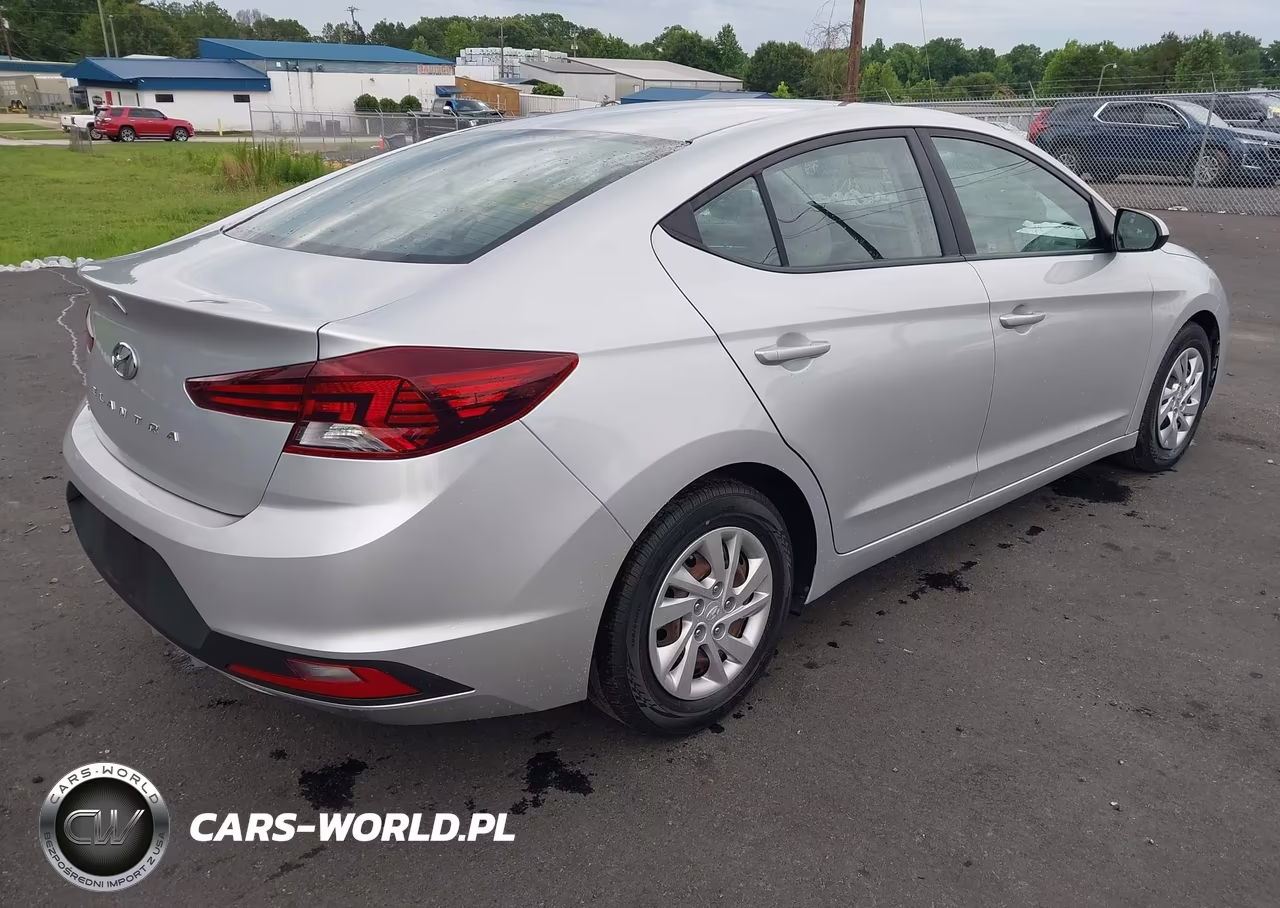 2019 Hyundai Elantra Se VIN:5NPD74LF5KH486640 - 4