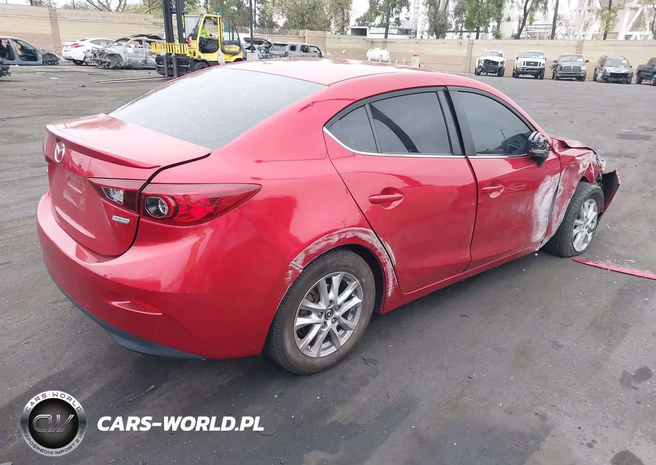 2018 Mazda Mazda3 Sport VIN:3MZBN1U7XJM160695 - 4