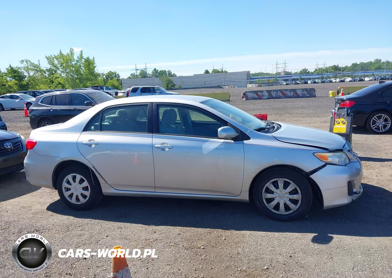 2011 Toyota Corolla Le VIN:JTDBU4EE6BJ095654 - 13
