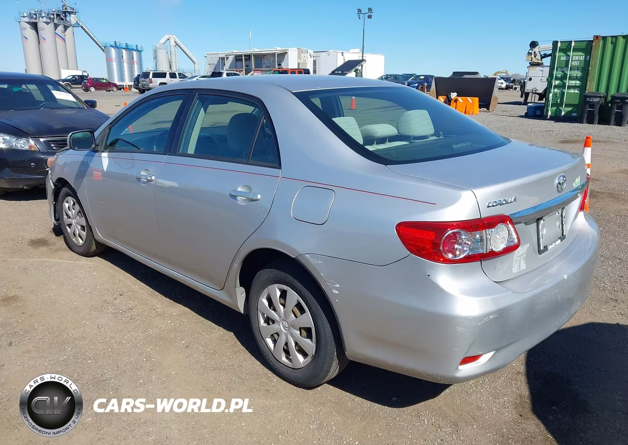 2011 Toyota Corolla Le VIN:JTDBU4EE6BJ095654 - 3
