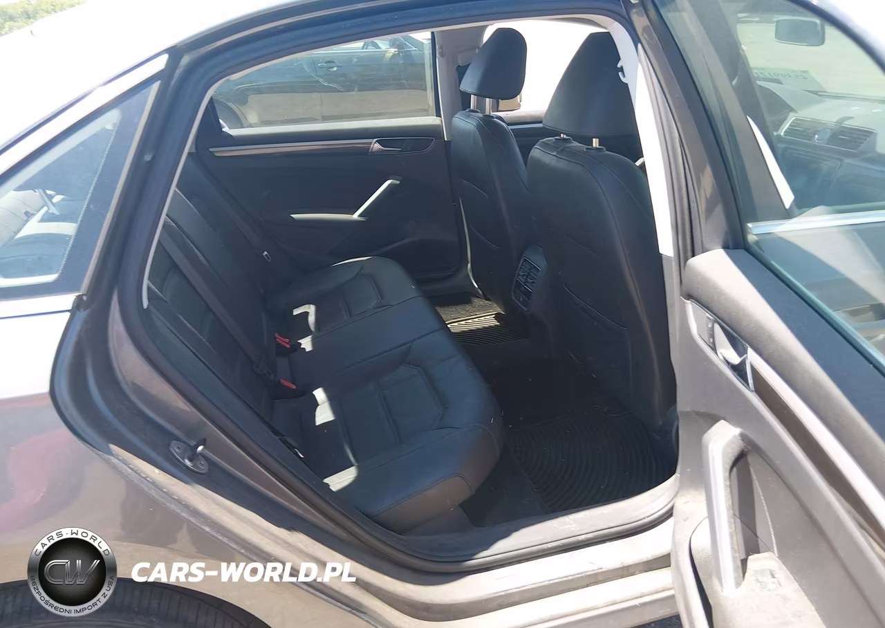 2017 Volkswagen Passat 1.8T Se VIN:1VWBT7A3XHC027697 - 8