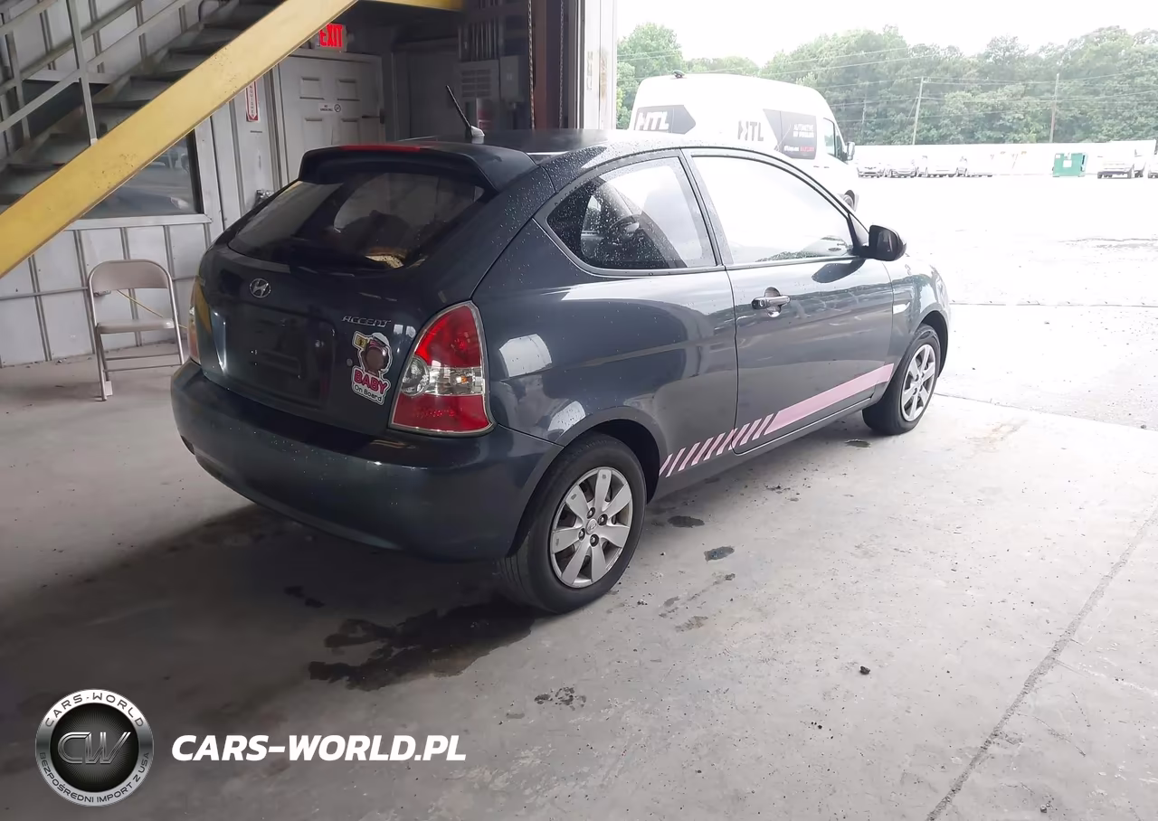 2010 Hyundai Accent Gs VIN:KMHCM3ACXAU175812 - 4