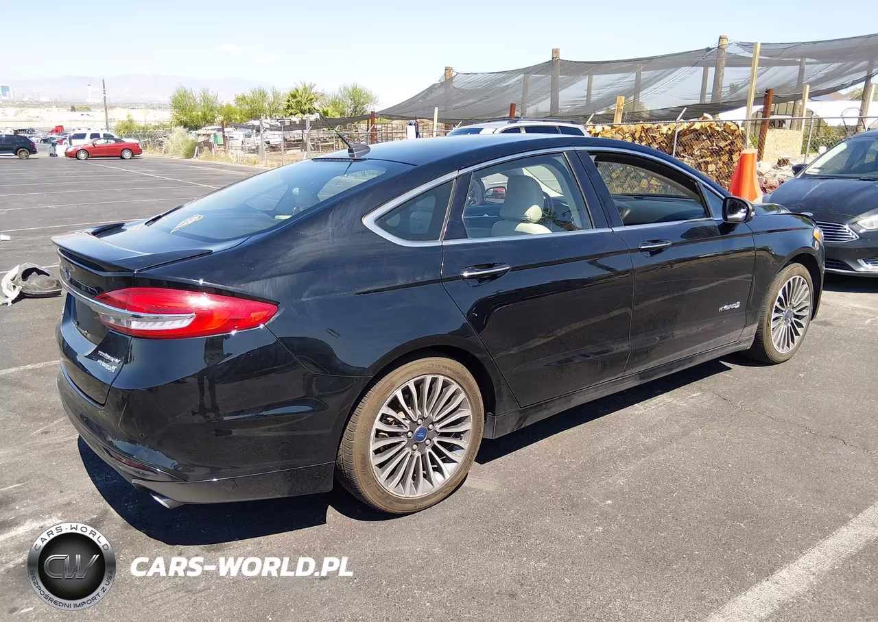2018 Ford Fusion Hybrid Platinum-Titanium VIN:3FA6P0RU1JR246817 - 4