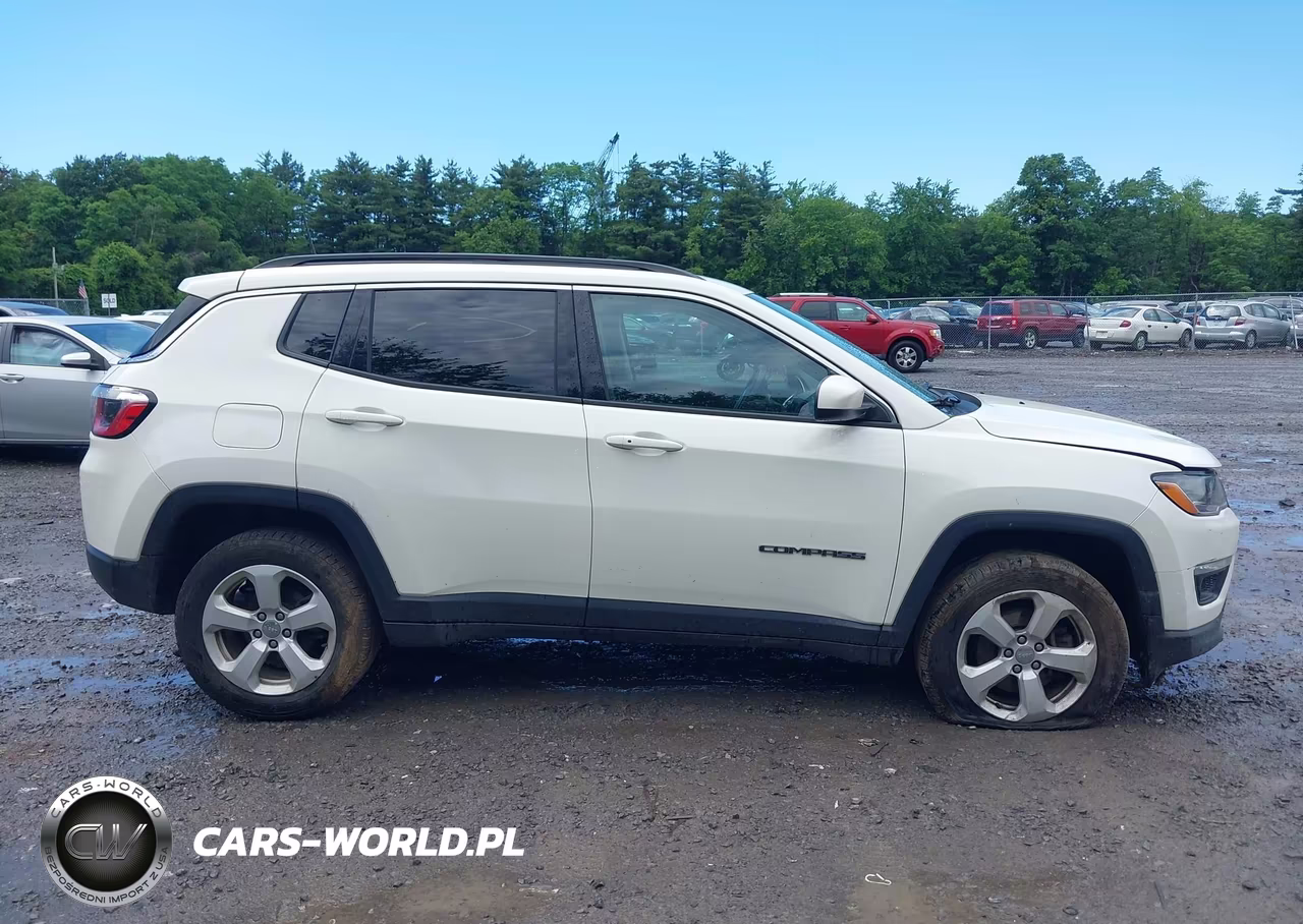 2019 Jeep Compass Latitude 4X4 VIN:3C4NJDBB2KT754631 - 13