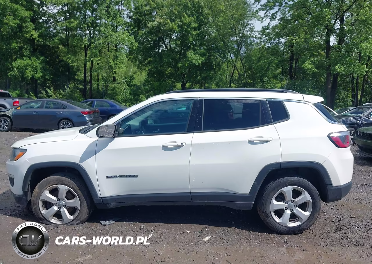2019 Jeep Compass Latitude 4X4 VIN:3C4NJDBB2KT754631 - 14