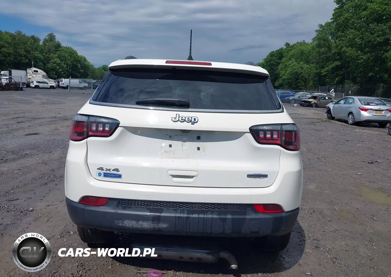 2019 Jeep Compass Latitude 4X4 VIN:3C4NJDBB2KT754631 - 16