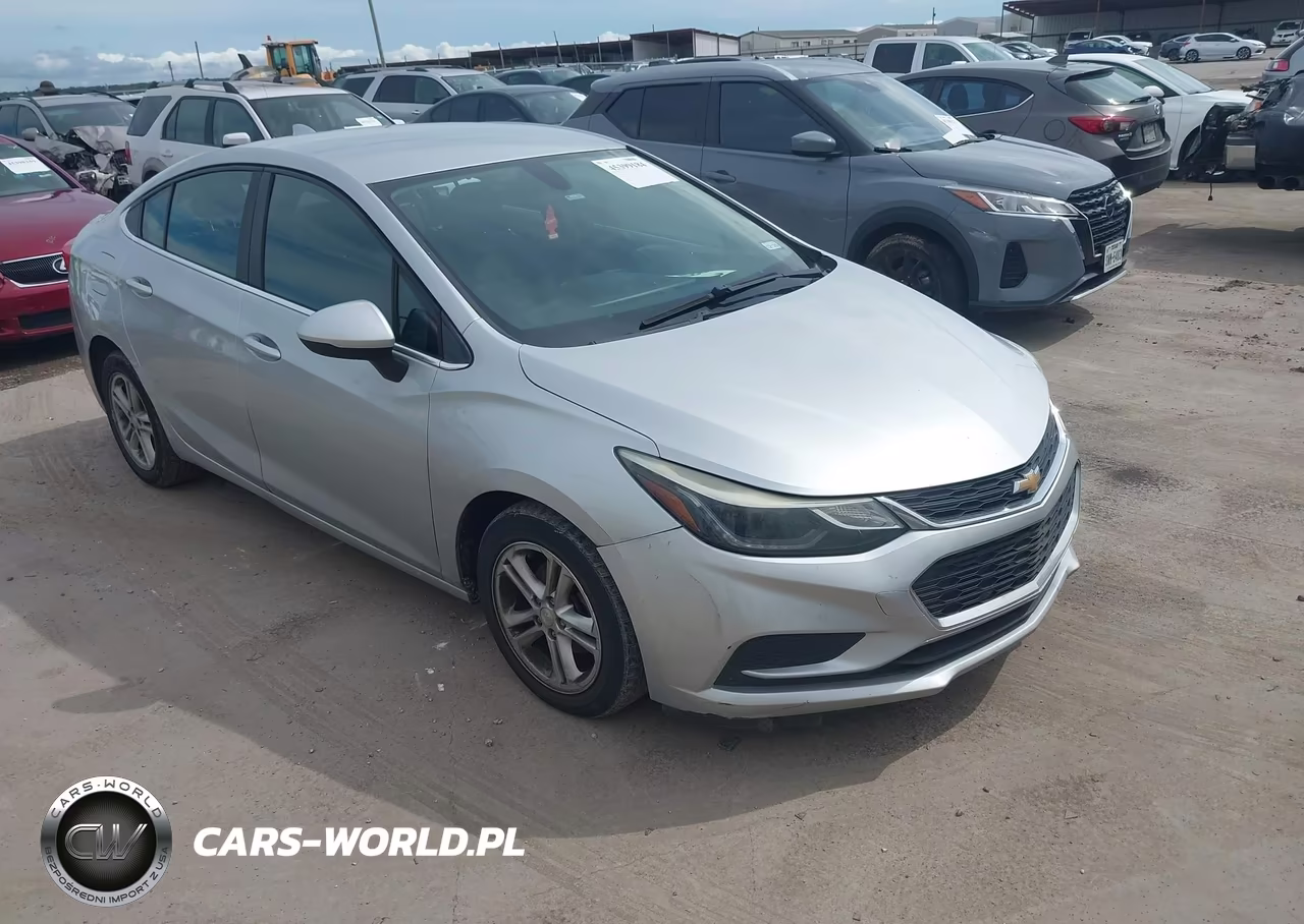 2017 Chevrolet Cruze Lt Auto – zdjęcie 1 z 18