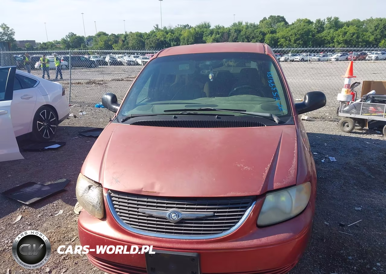 2003 Chrysler Town & Country VIN:2C4GP24R23R323801 - 12