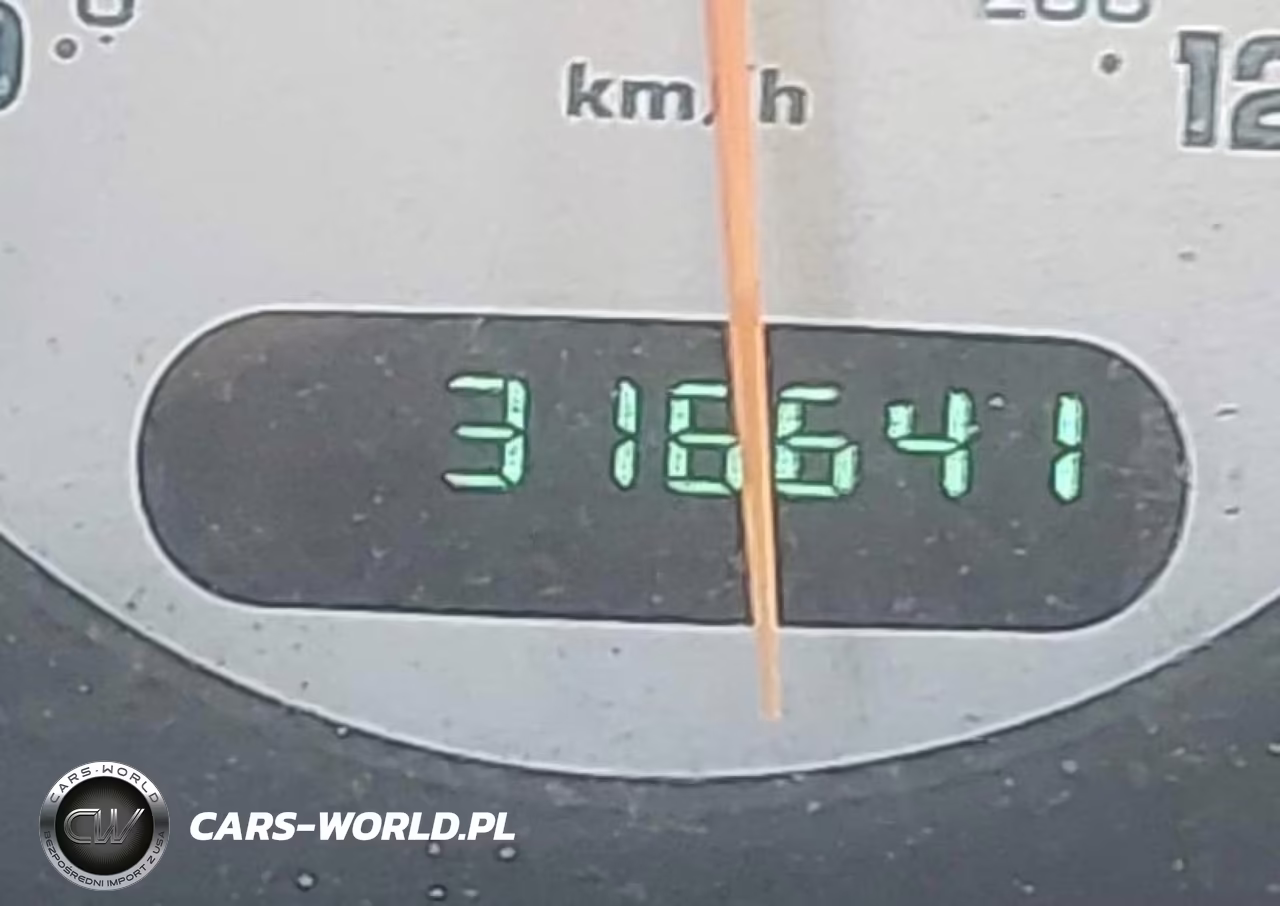 2003 Chrysler Town & Country VIN:2C4GP24R23R323801 - 7