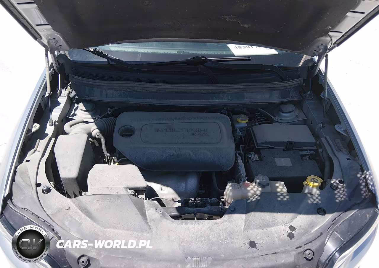 2019 Jeep Cherokee Latitude 4X4 VIN:1C4PJMCB3KD449460 - 10