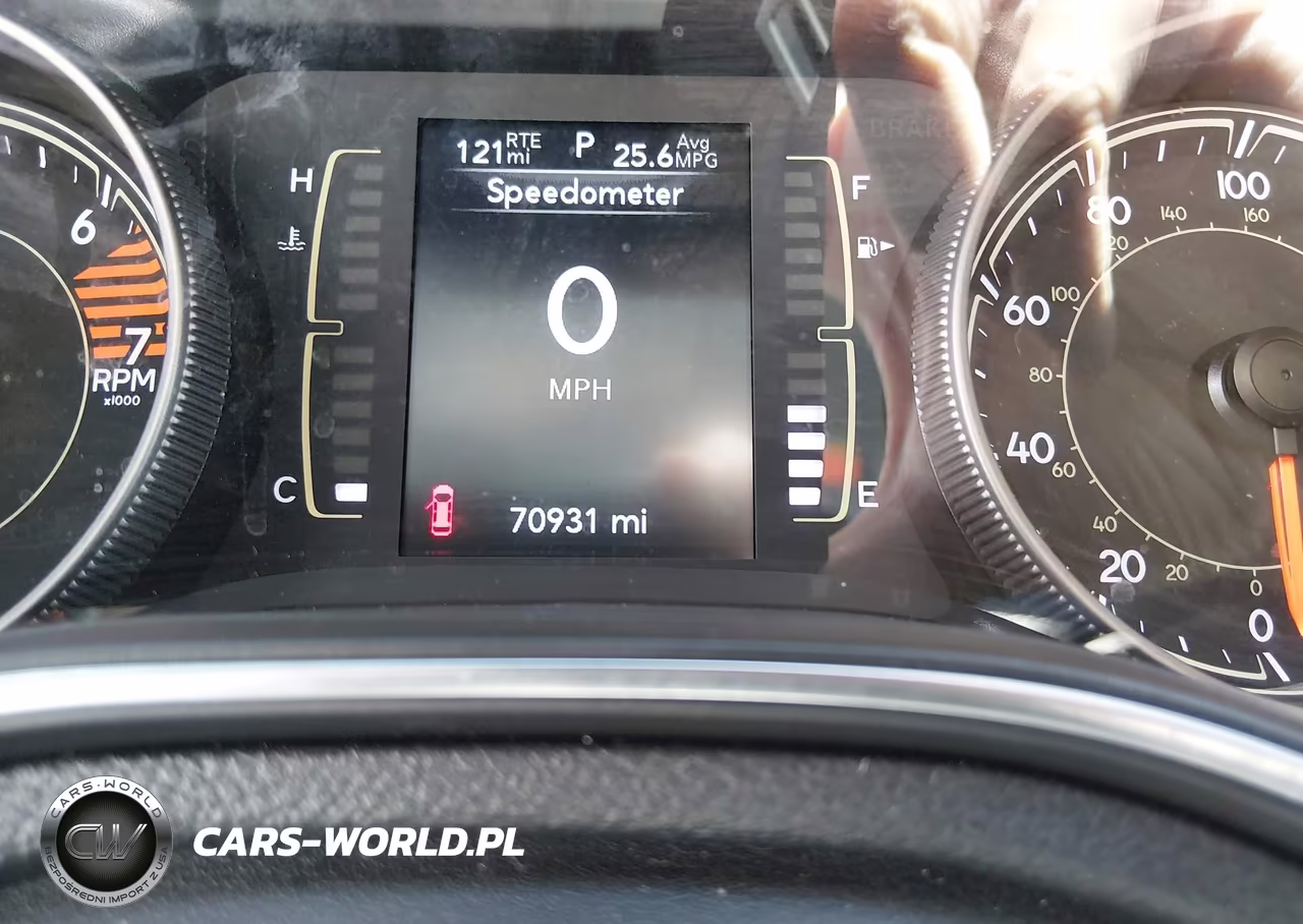 2019 Jeep Cherokee Latitude 4X4 VIN:1C4PJMCB3KD449460 - 16