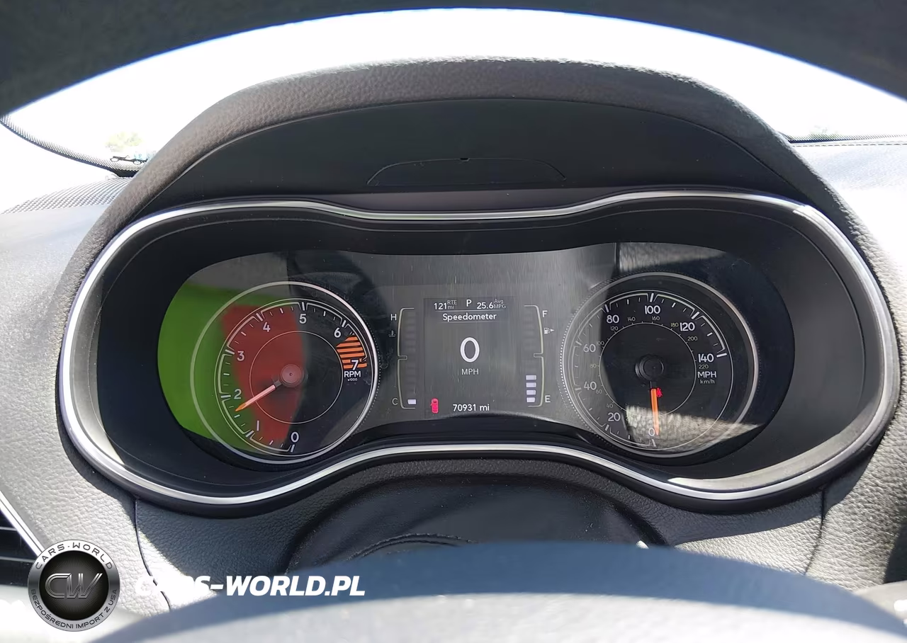 2019 Jeep Cherokee Latitude 4X4 VIN:1C4PJMCB3KD449460 - 7