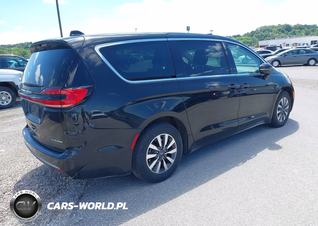 2023 Chrysler Pacifica Hybrid Touring L VIN:2C4RC1L7XPR575669 - 4