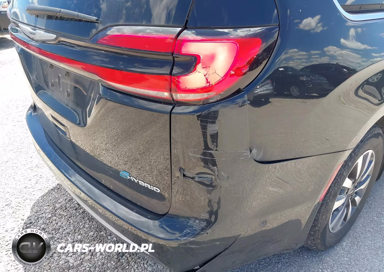 2023 Chrysler Pacifica Hybrid Touring L VIN:2C4RC1L7XPR575669 - 6