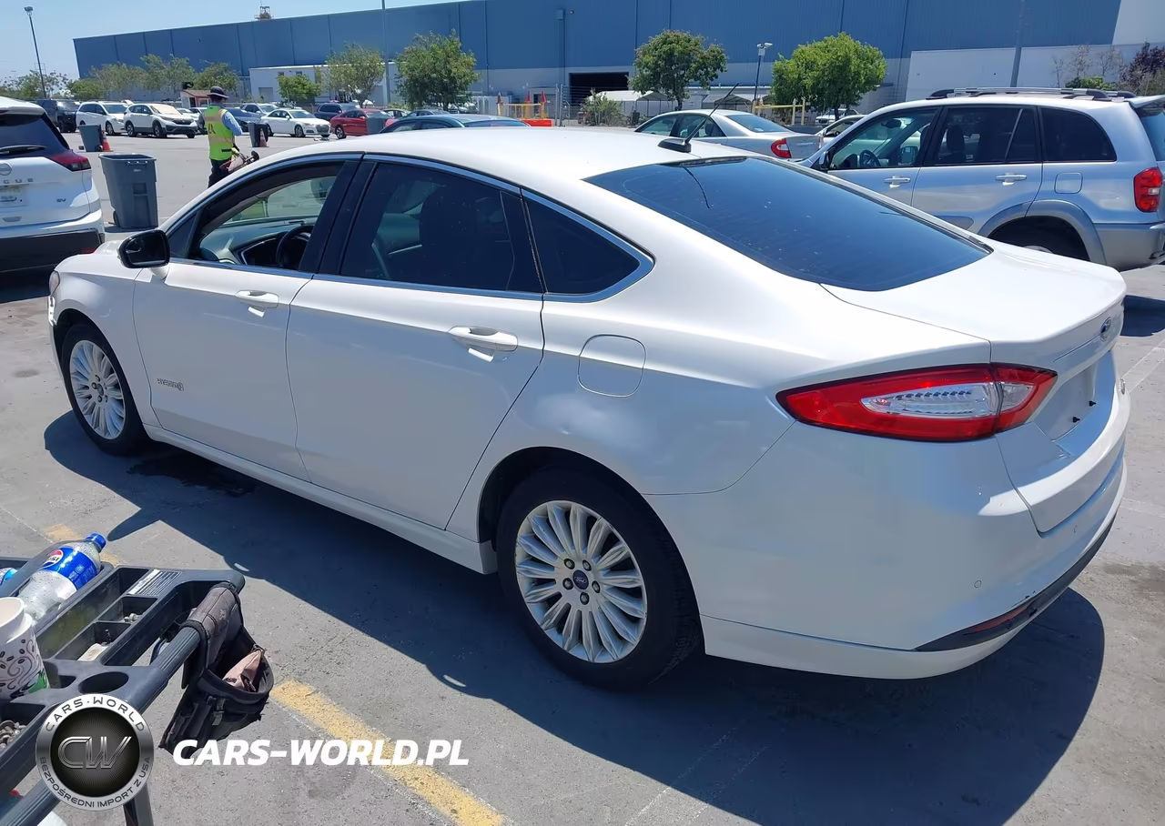 2013 Ford Fusion Hybrid Se VIN:3FA6P0LU2DR371497 - 3