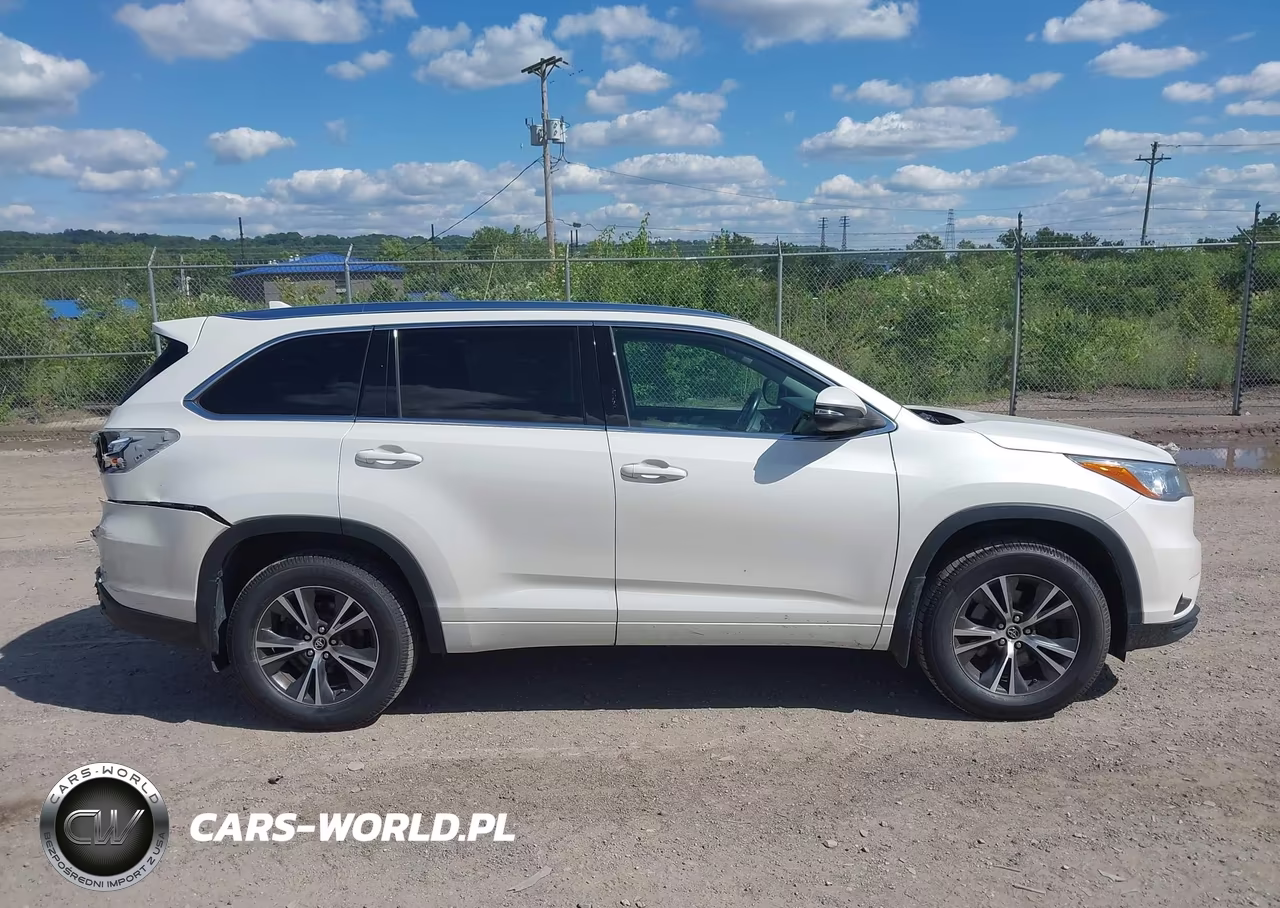2016 Toyota Highlander Xle V6 VIN:5TDJKRFH5GS506950 - 13