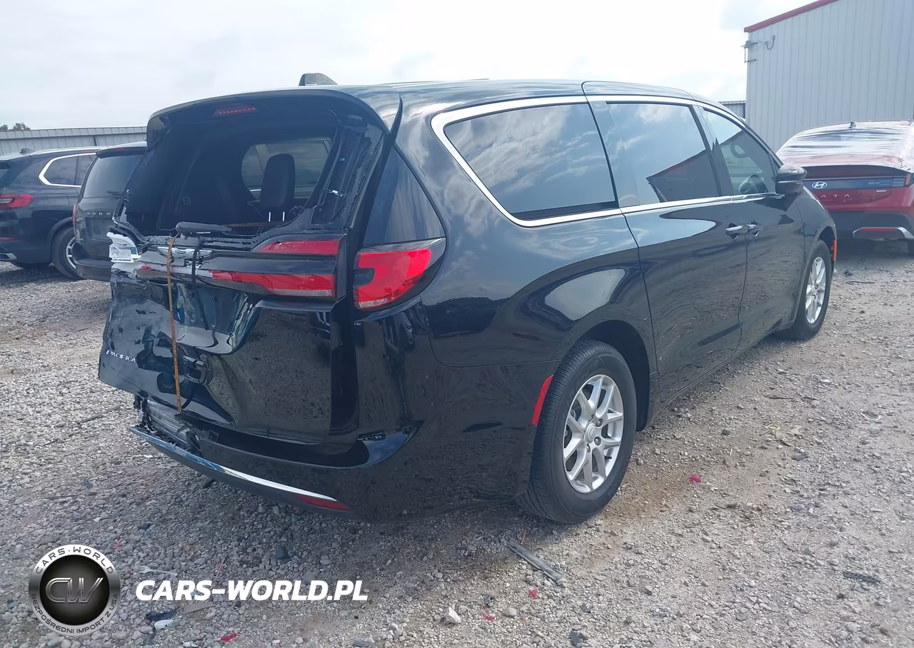 2026 Chrysler Pacifica Select VIN:2C4RC1BG5TR183341 - 4