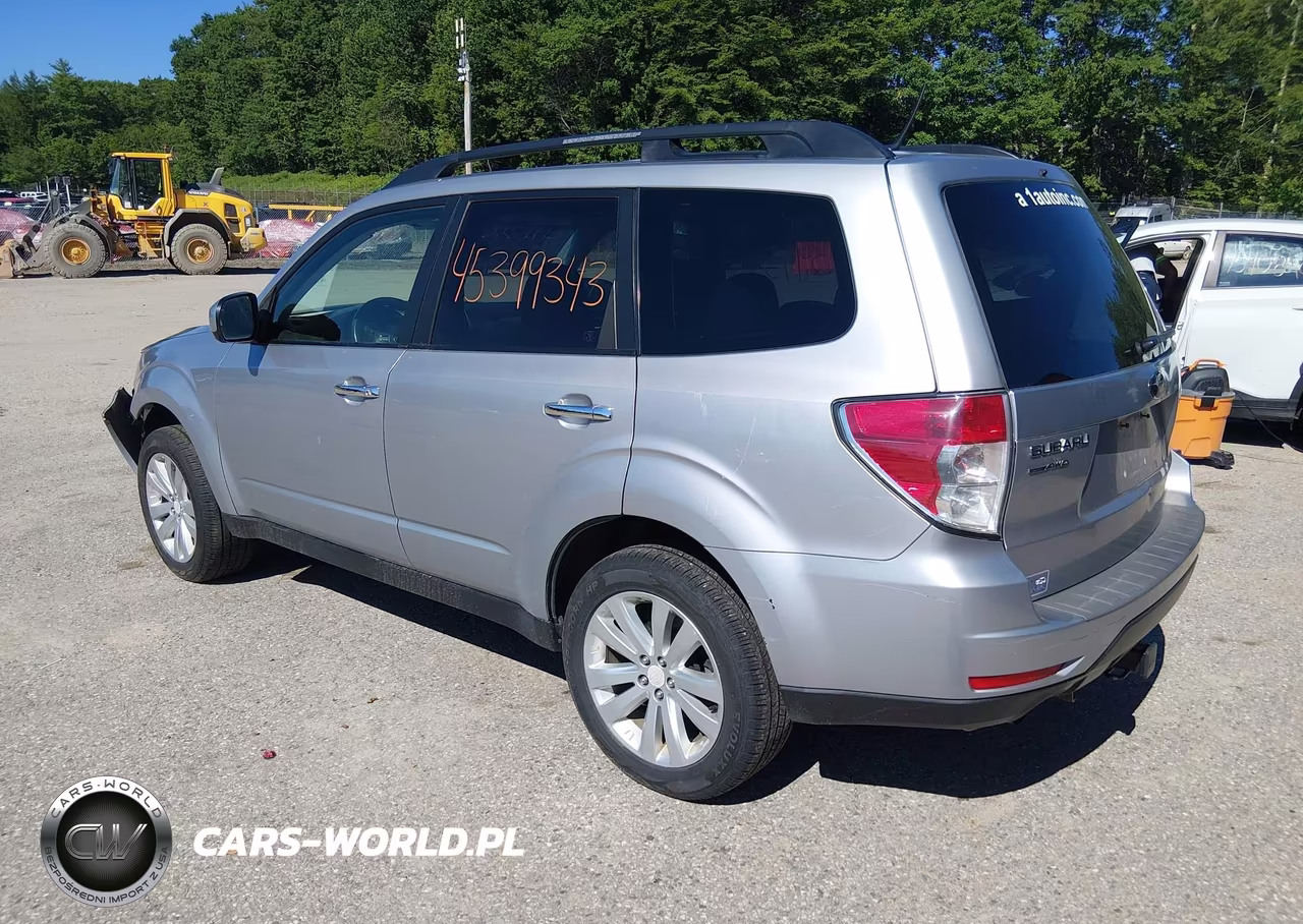 2012 Subaru Forester 2.5X Premium VIN:JF2SHADC8CH450627 - 3