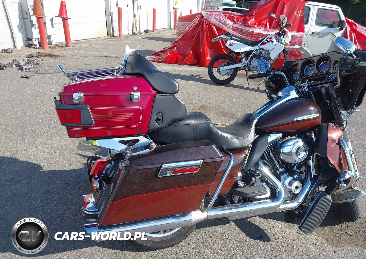 2011 Harley-Davidson Flhtk VIN:1HD1KEM11BB605228 - 11