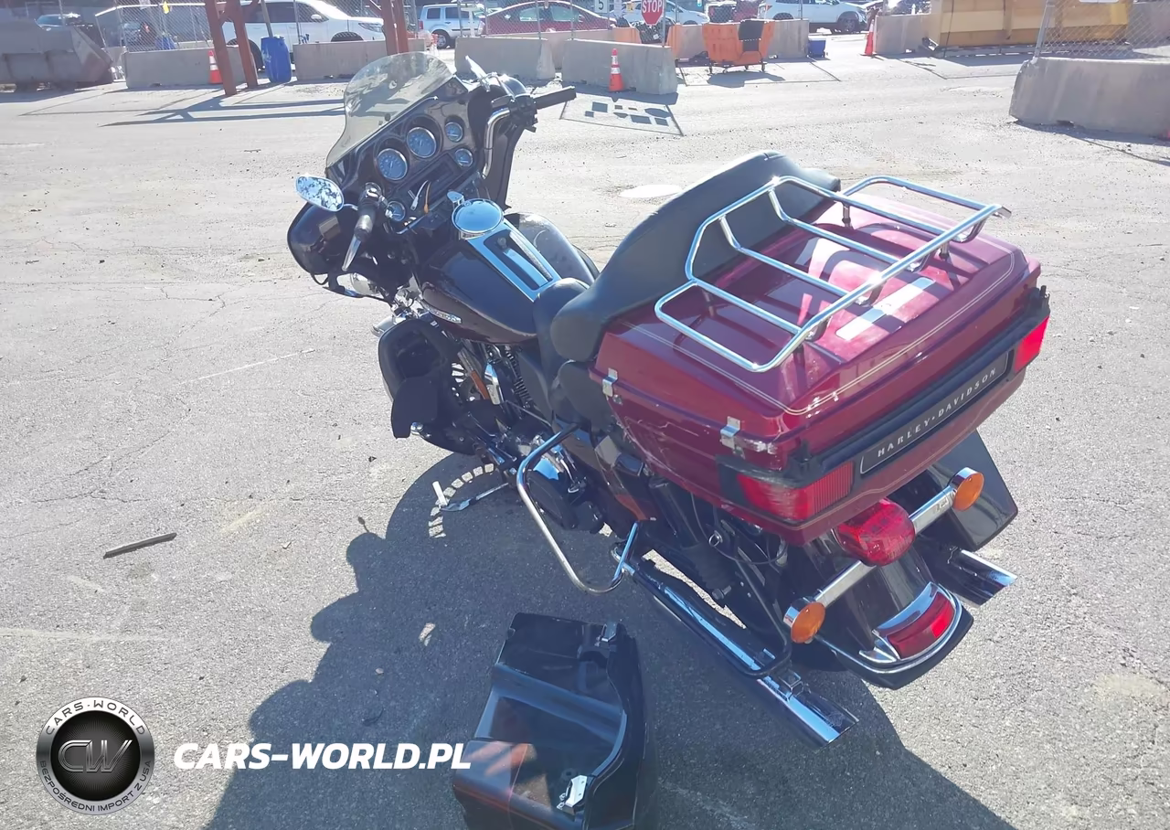 2011 Harley-Davidson Flhtk VIN:1HD1KEM11BB605228 - 3