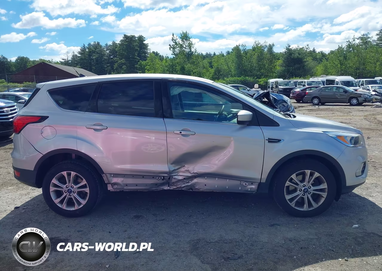 2019 Ford Escape Se VIN:1FMCU9GDXKUA28135 - 13