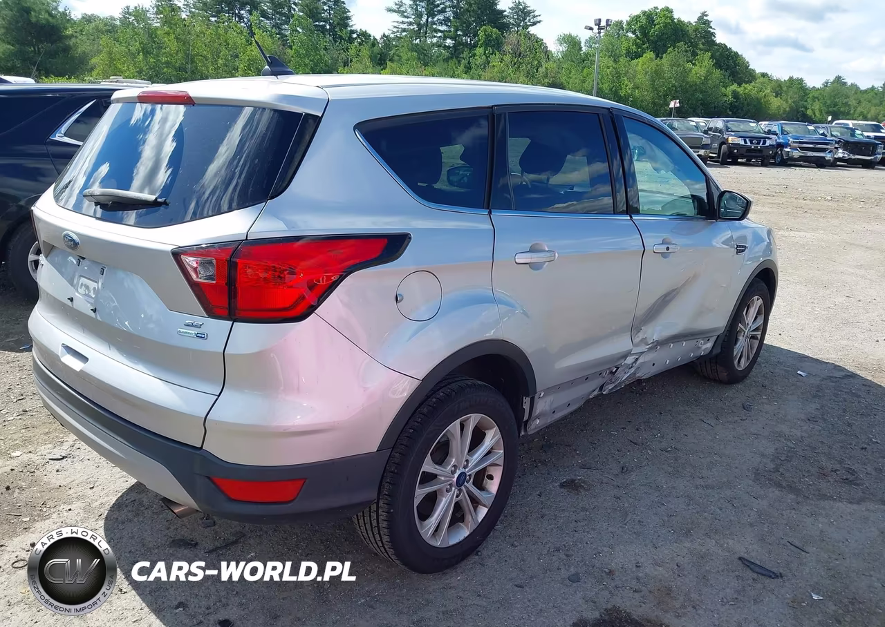 2019 Ford Escape Se VIN:1FMCU9GDXKUA28135 - 4