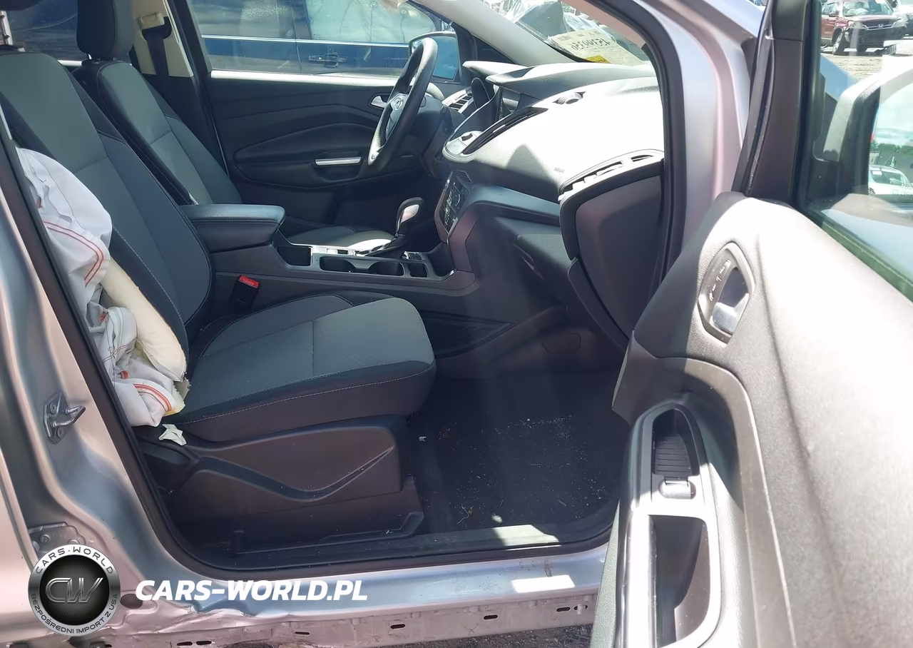 2019 Ford Escape Se VIN:1FMCU9GDXKUA28135 - 5