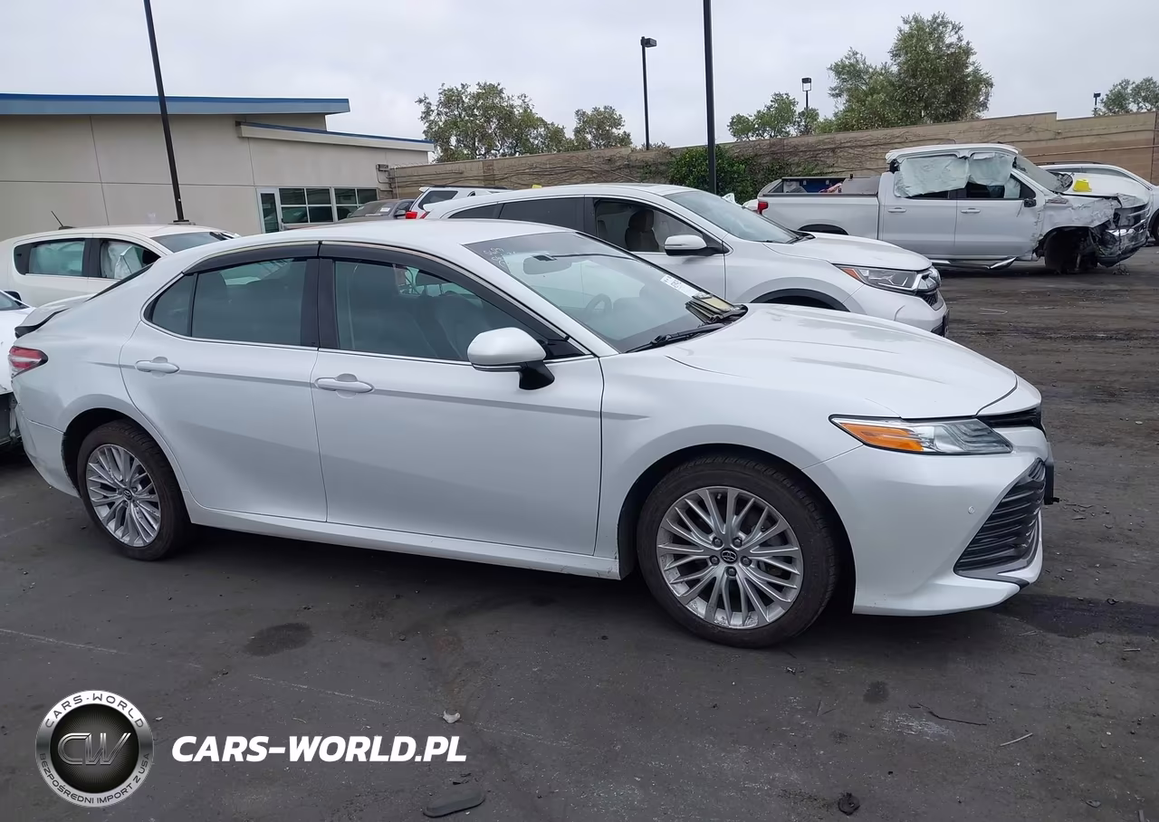 2018 Toyota Camry Xle VIN:4T1B11HK1JU047805 - 13