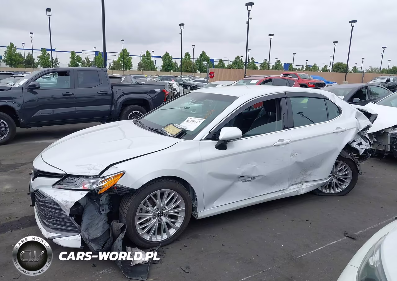 2018 Toyota Camry Xle VIN:4T1B11HK1JU047805 - 14