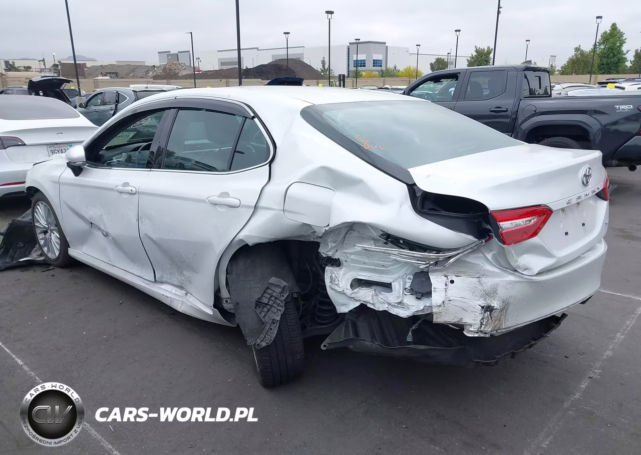 2018 Toyota Camry Xle VIN:4T1B11HK1JU047805 - 17