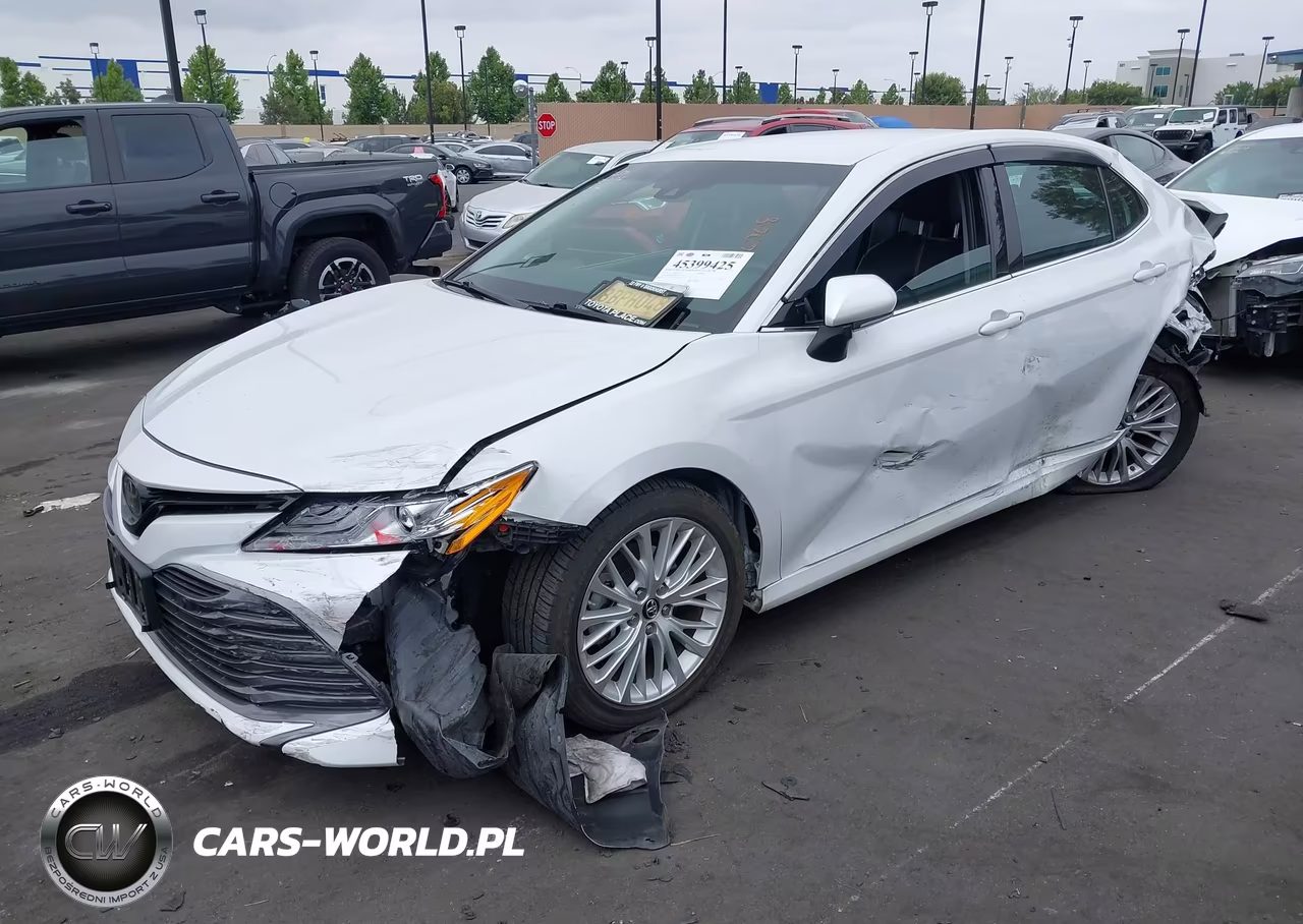 2018 Toyota Camry Xle VIN:4T1B11HK1JU047805 - 2