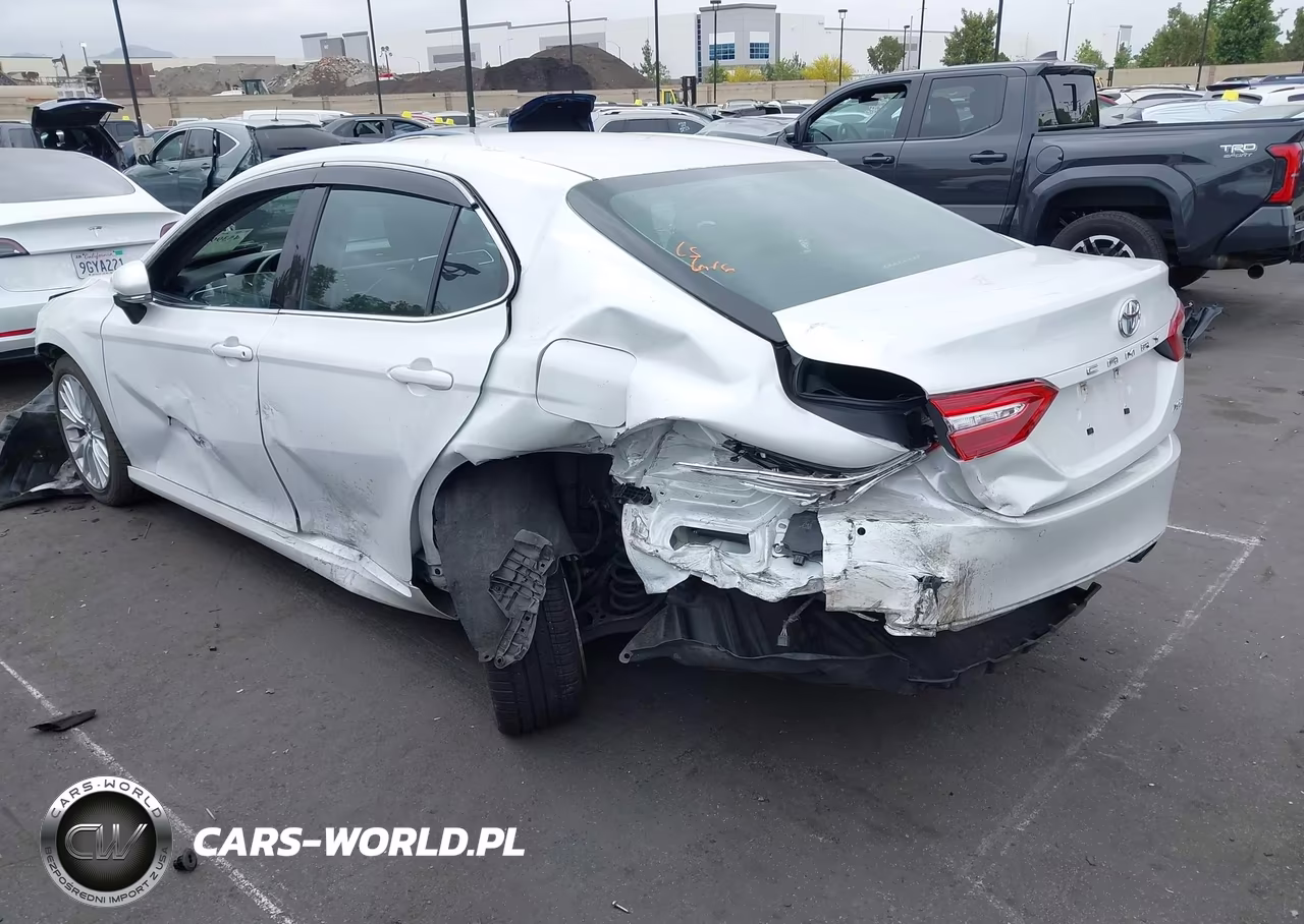 2018 Toyota Camry Xle VIN:4T1B11HK1JU047805 - 3