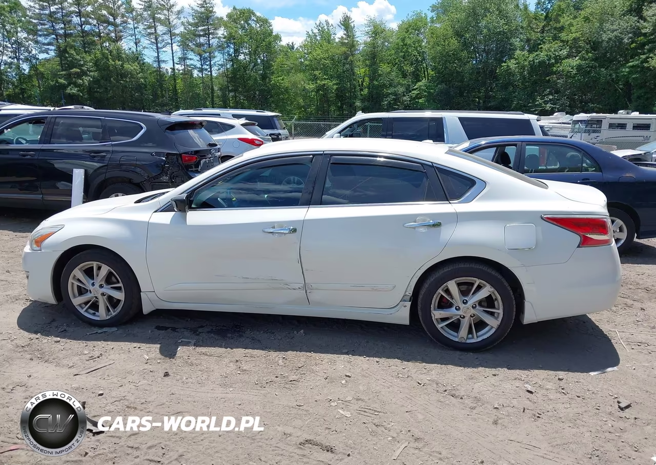 2015 Nissan Altima 2.5 S VIN:1N4AL3AP2FN400801 - 13