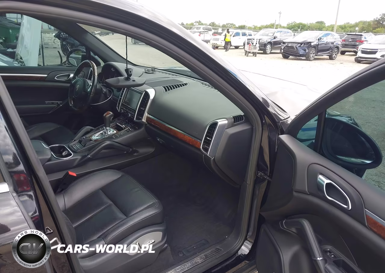 2011 Porsche Cayenne S VIN:WP1AB2A24BLA46392 - 5