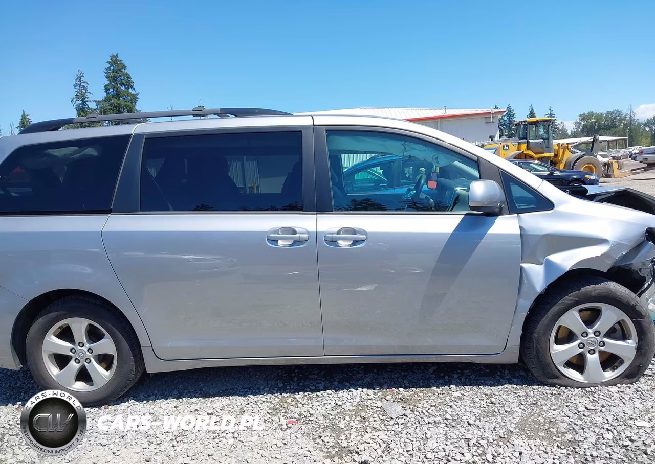 2017 Toyota Sienna Le 8 Passenger VIN:5TDKZ3DC3HS840514 - 14