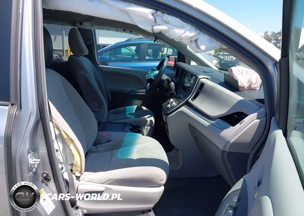2017 Toyota Sienna Le 8 Passenger VIN:5TDKZ3DC3HS840514 - 18