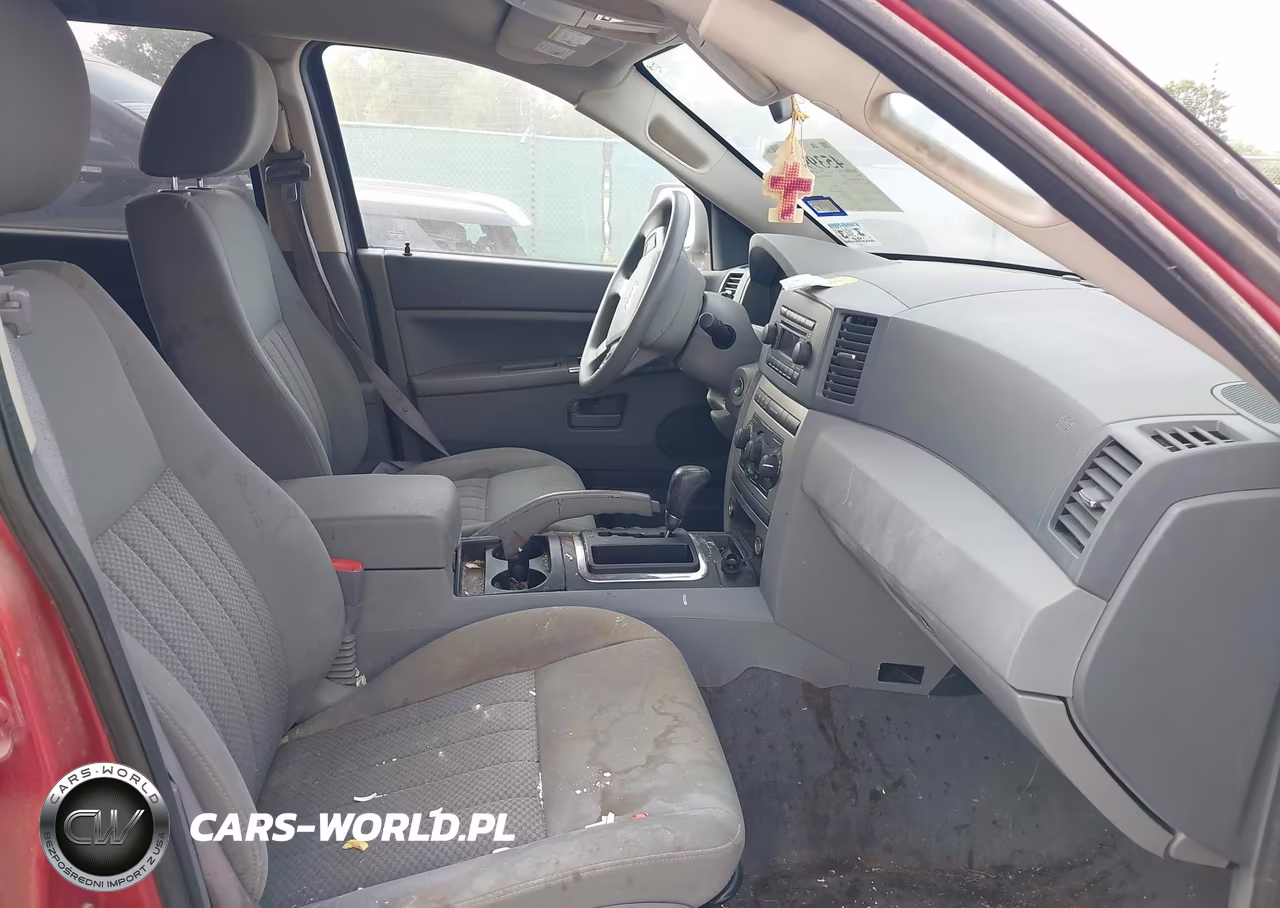 2005 Jeep Grand Cherokee Laredo VIN:1J4GS48K45C642887 - 5