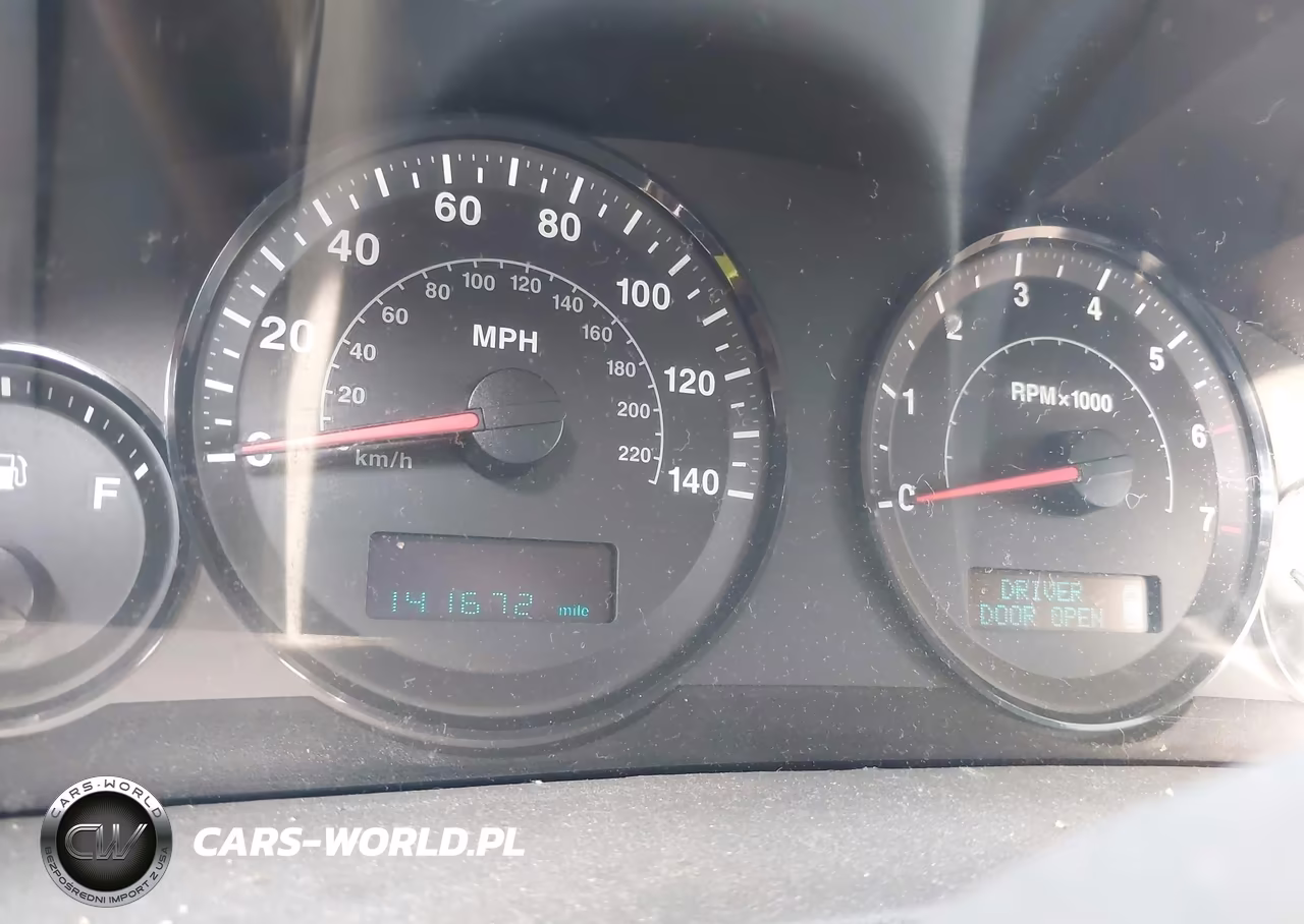 2005 Jeep Grand Cherokee Laredo VIN:1J4GS48K45C642887 - 7