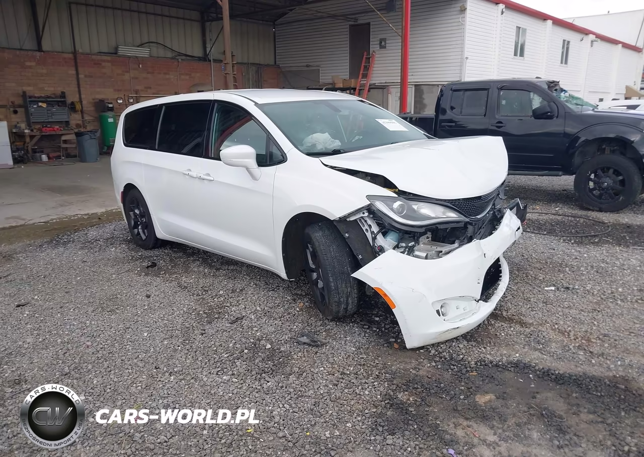 2019 Chrysler Pacifica Touring Plus